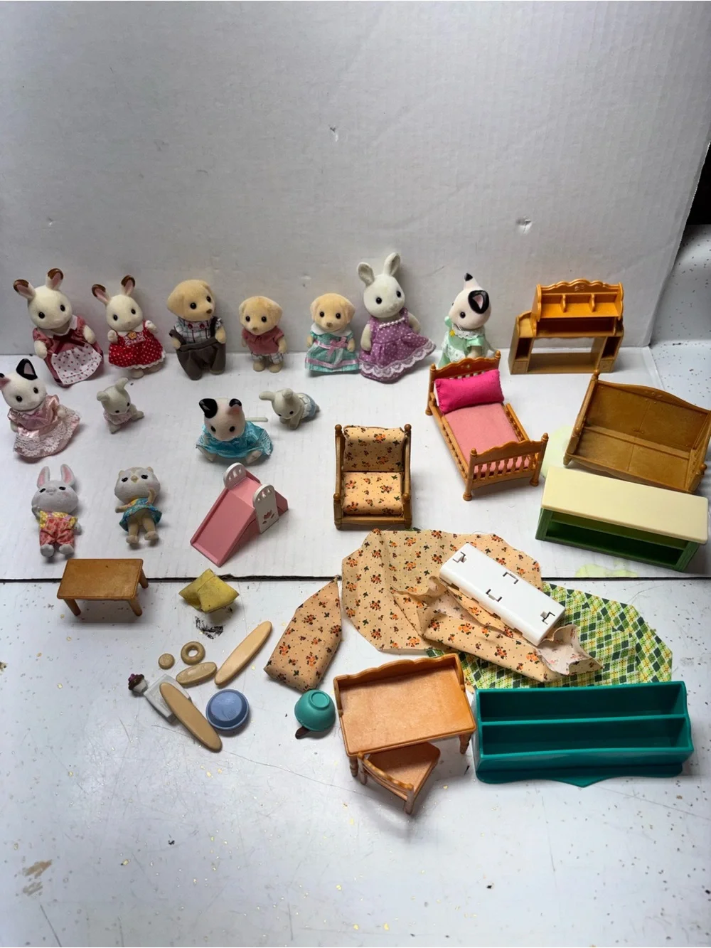 Calico critters figures and accessories lot